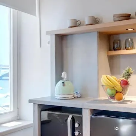 Nomade Vibrant Living Loft Apartment Ermoupoli